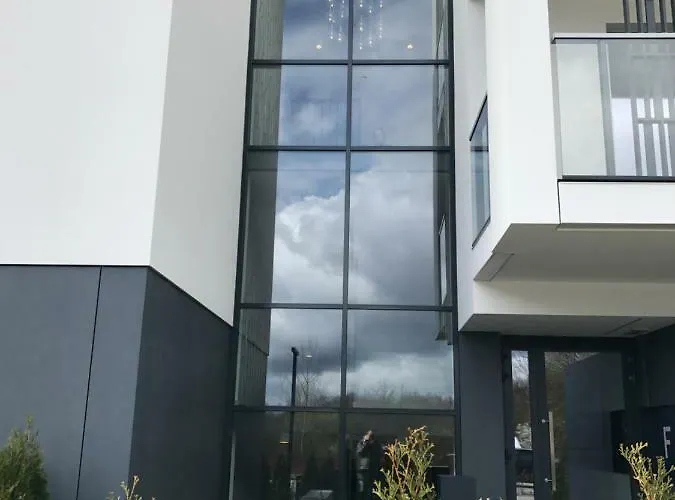 Elegance Gdynia Апартаменты *